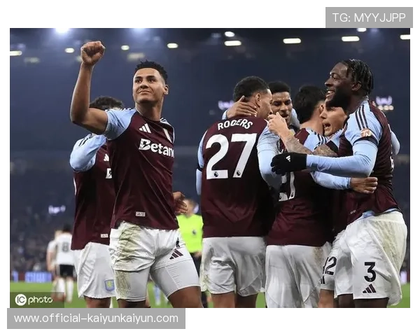 维拉3-2西汉姆:沃特金斯制胜球,主场气势如虹 维拉3-2西汉姆:沃特金斯制胜球,主场气势如虹